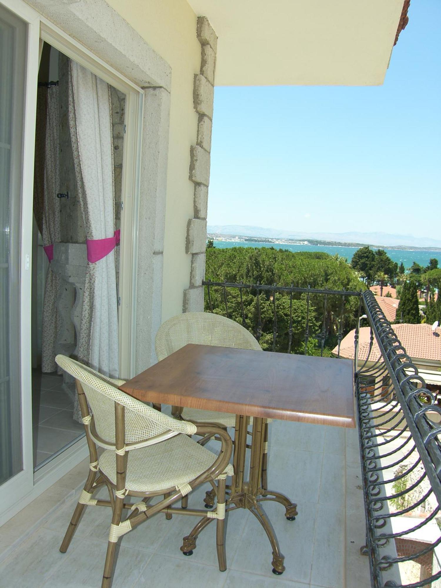 Dolina Hotel Кешме Экстерьер фото